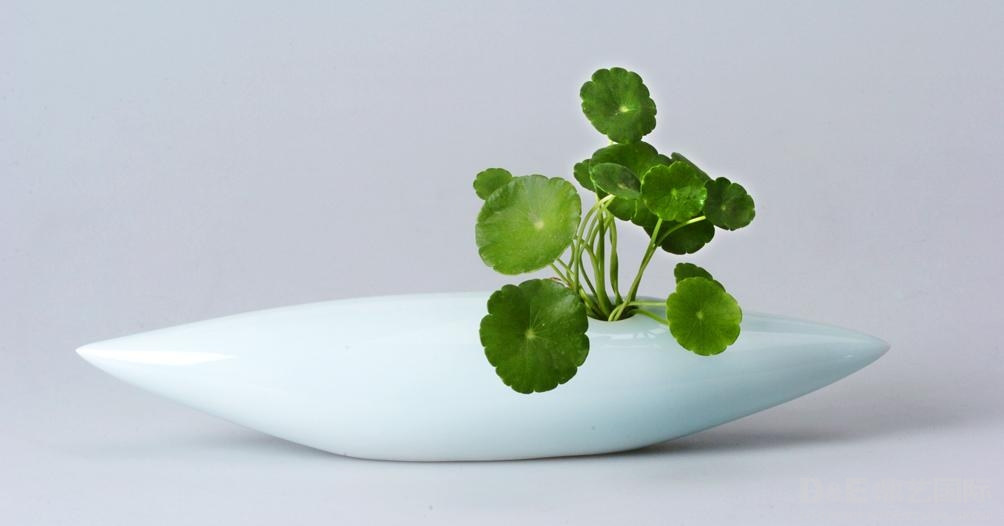 龙泉青瓷花插